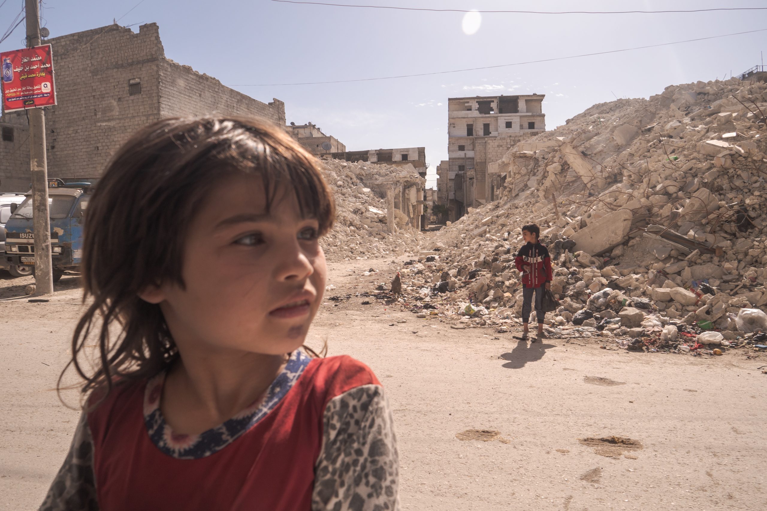 Due bambini nel quartiere di Salaheddine, prima periferia di Aleppo