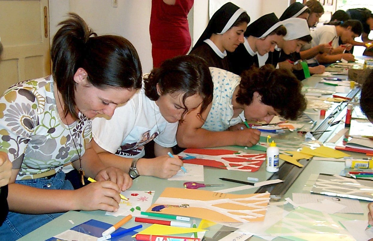 Albania (Shkodra), 2000: updating courses for teachers of Catholic kindergartens in Albania (Angelo Longoni) - Albania (Scutari), 2000: corsi di aggiornamento per insegnanti delle scuole materne cattoliche in Albania (Angelo Longoni)