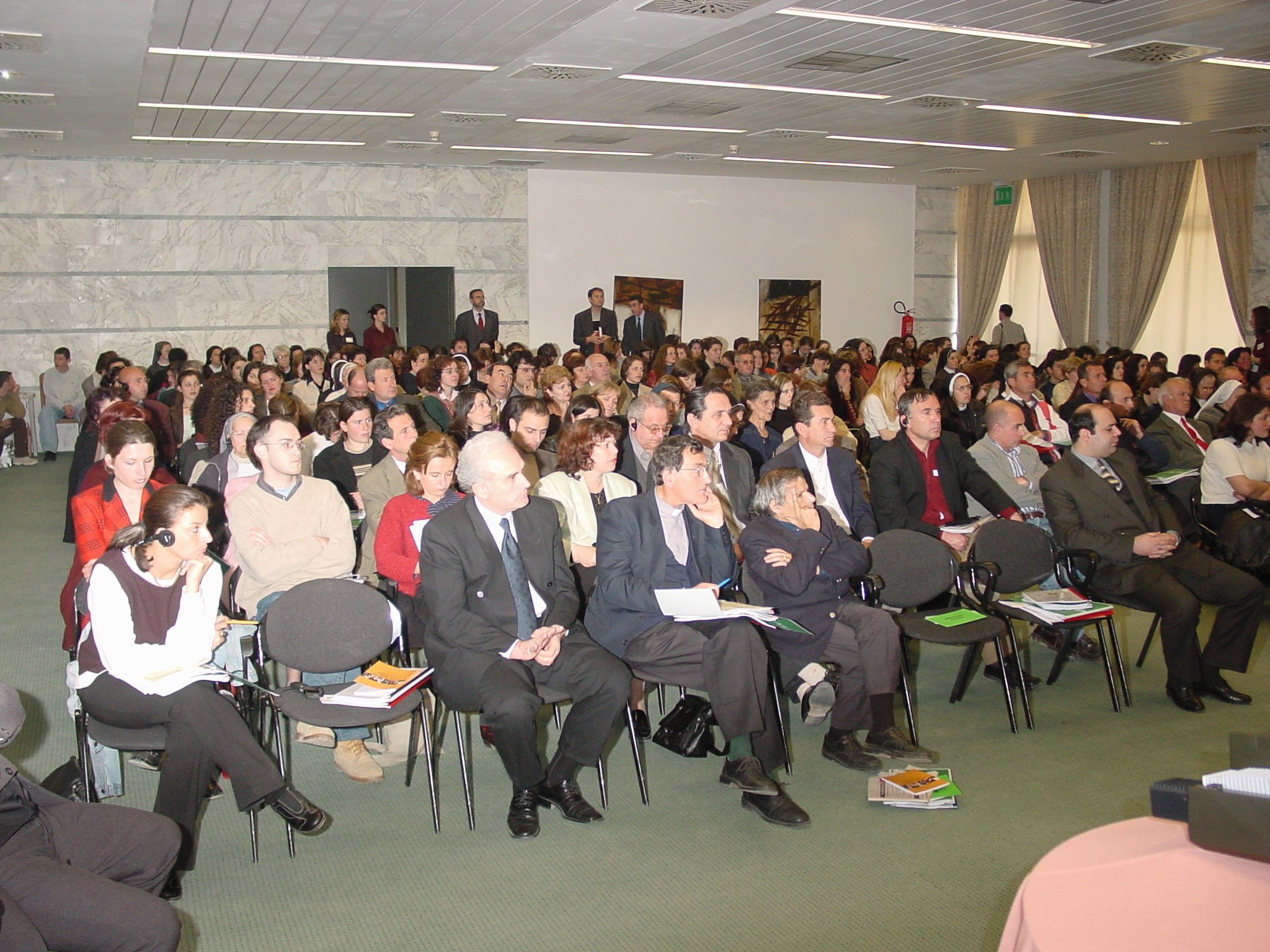 Angelo Longoni - Marzo 2002 Tirana, Albania: Convegno pubblico sullíeducazione a cui hanno partecipato le principali autorità politiche albanesi