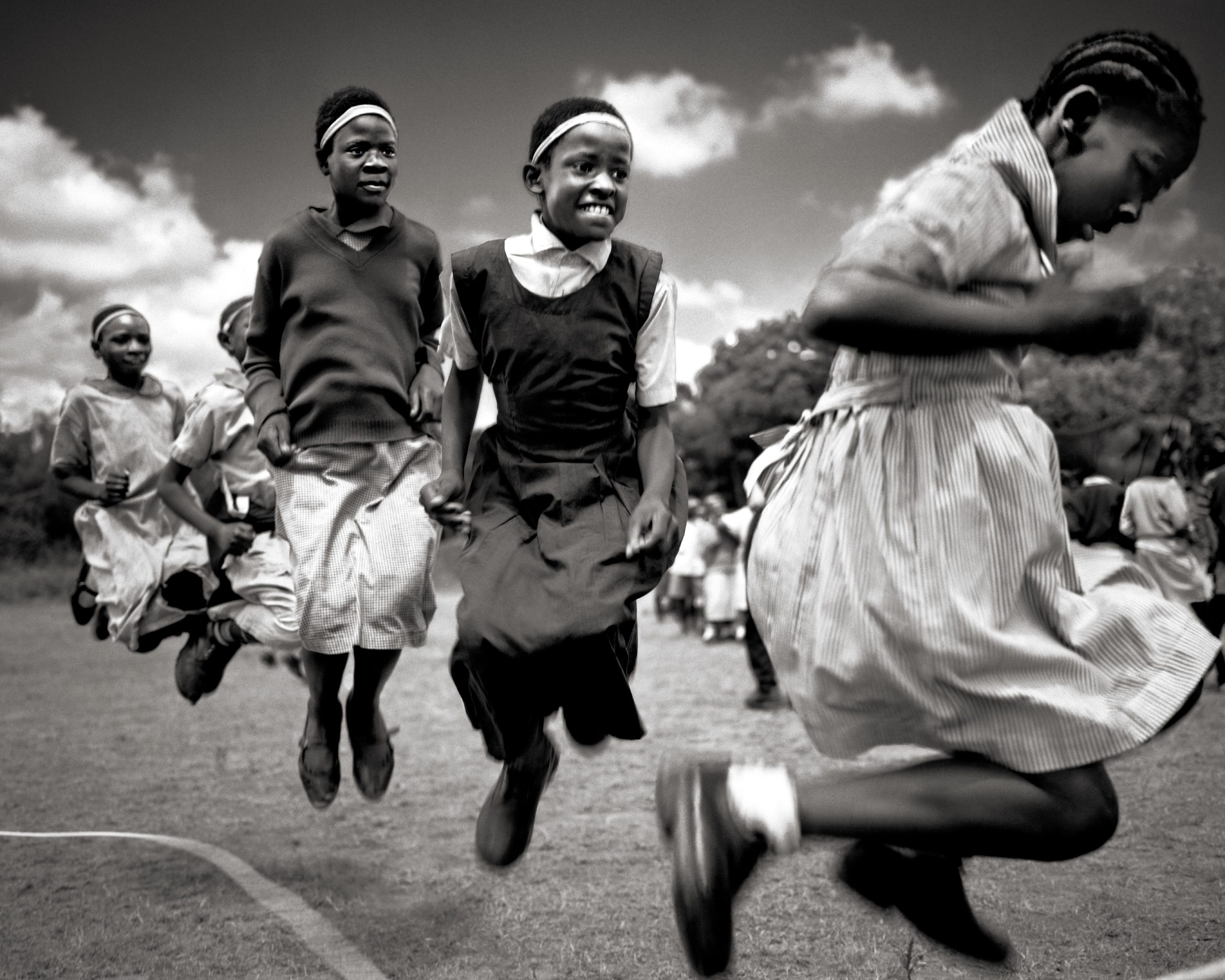 2003 - fun moment for girls from the Kibera slum, supported through distance adoption by AVSI, on a trip outside the city - Photo by Francesco Fantini