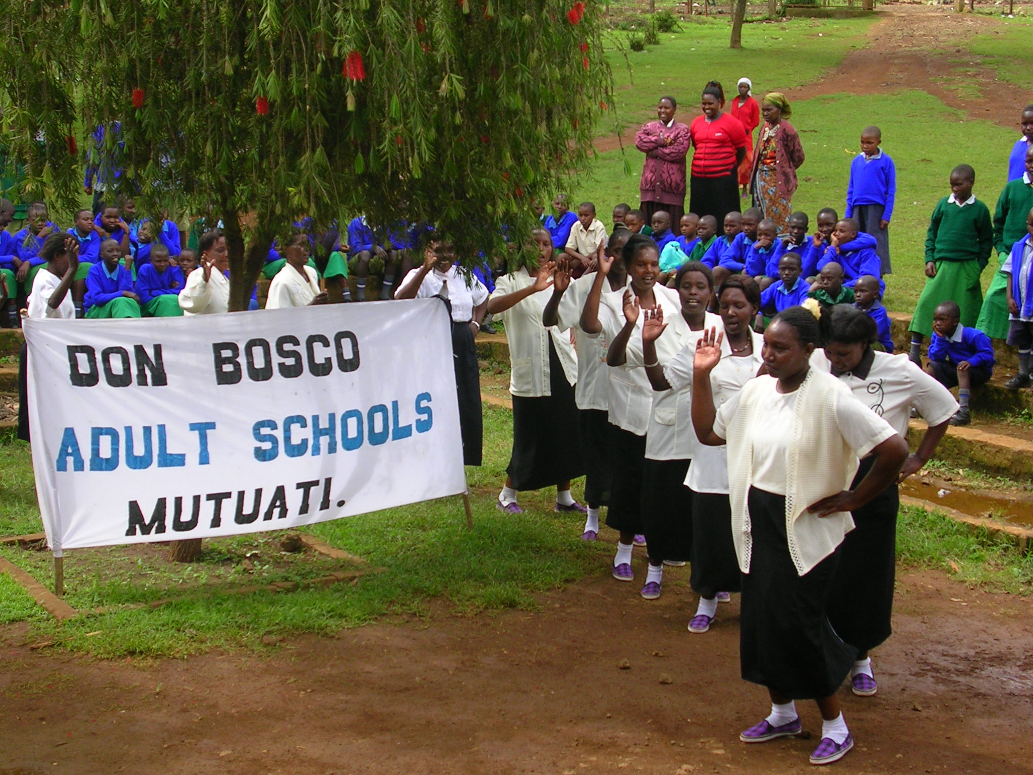 2004 - Mutuati - Women from adult literacy program