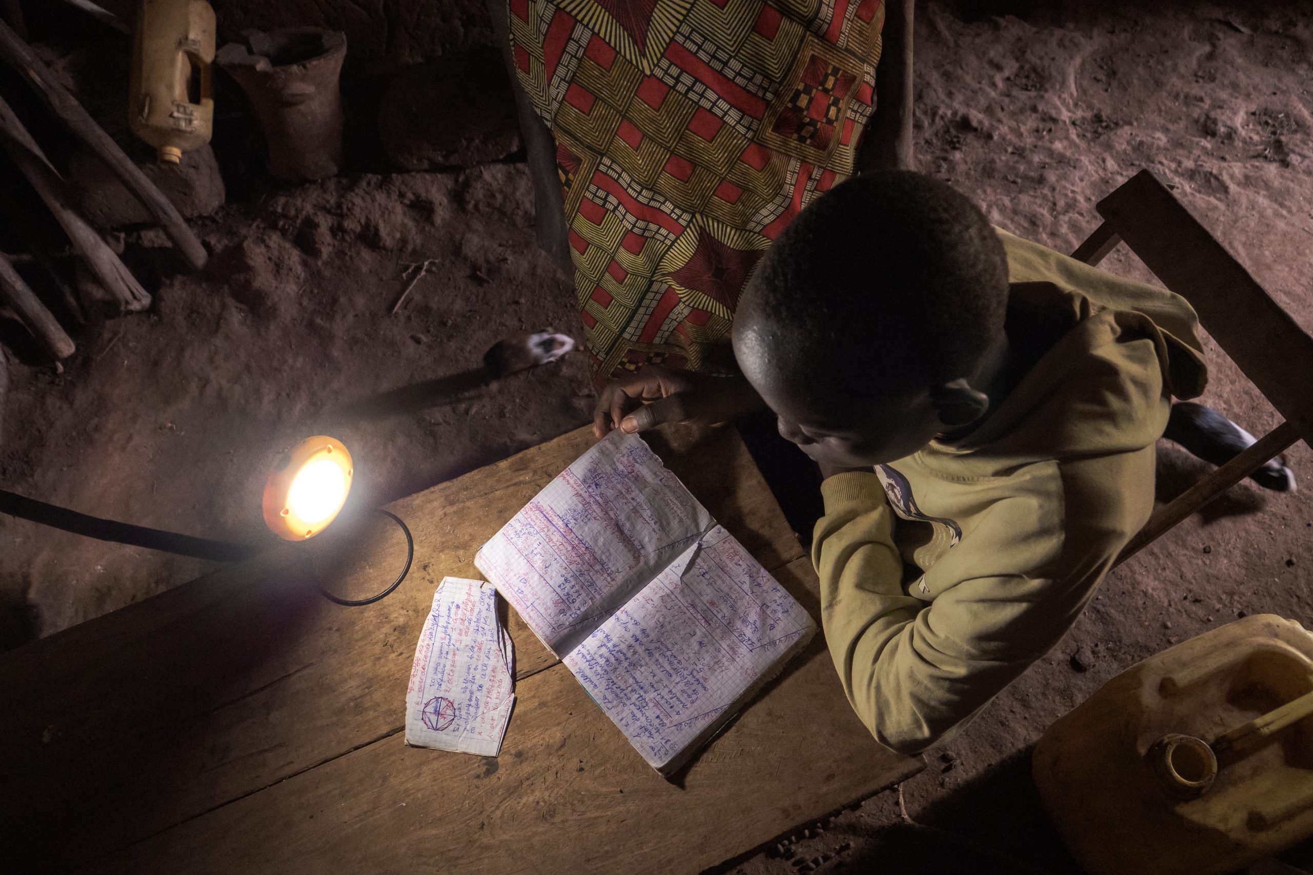 A child can study in the evening thanks to electricity - Umuco project